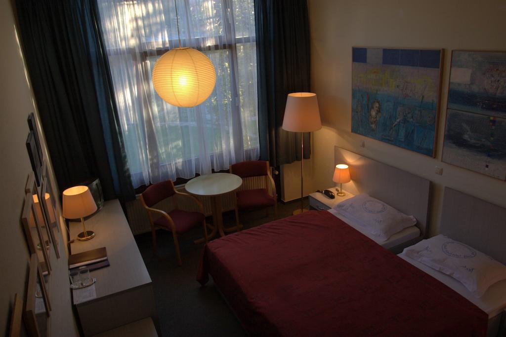 Berlin Art Hotel Gjumri Zimmer foto